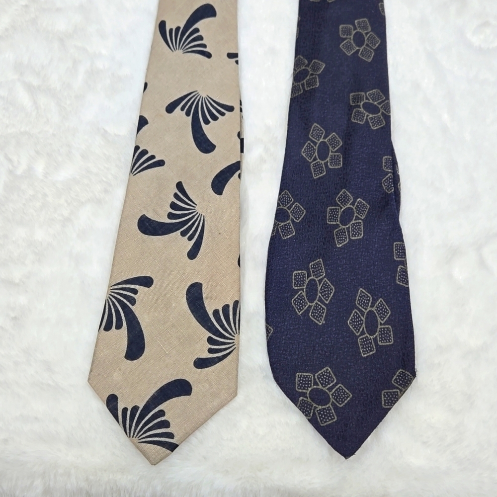 Giorgio Armani 100% pure silk 2 ties blue and taupe made in Italy